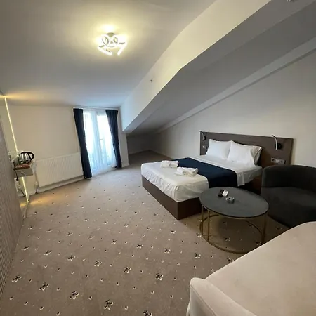 Airport Waves Hotel
