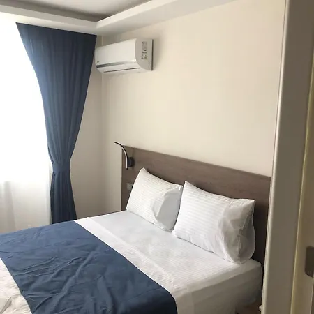 Hotel Airport Waves