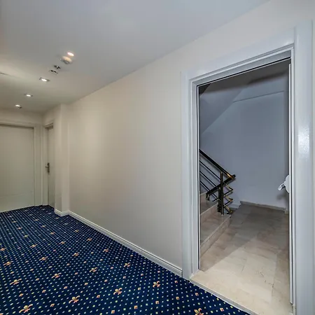 Airport Waves Arnavutkoy