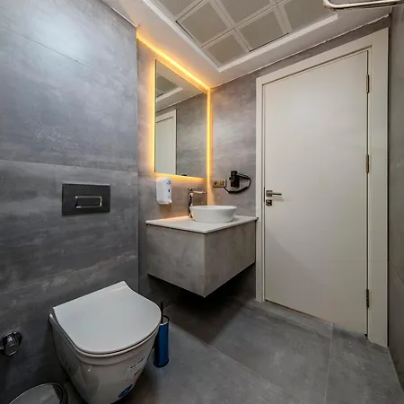 Airport Waves Hotel