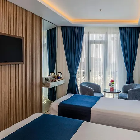 Airport Waves Arnavutkoy