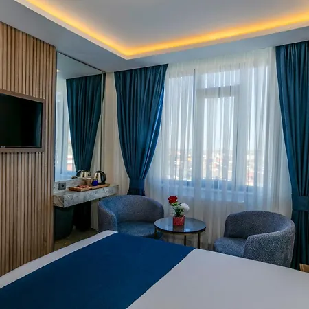 Airport Waves Hotel 4*