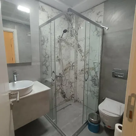 Hotel Airport Waves 4*