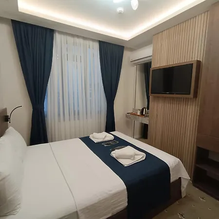 Hotel Airport Waves 4*