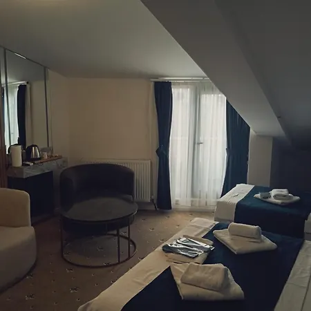 Airport Waves Hotel 4*