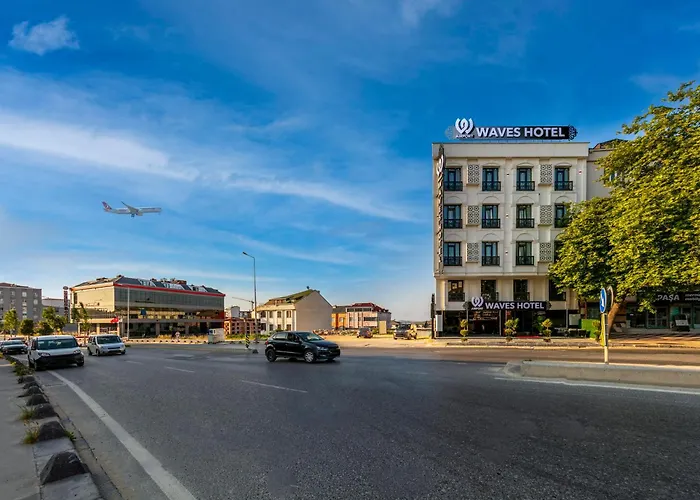 Hotel Airport Waves 4*