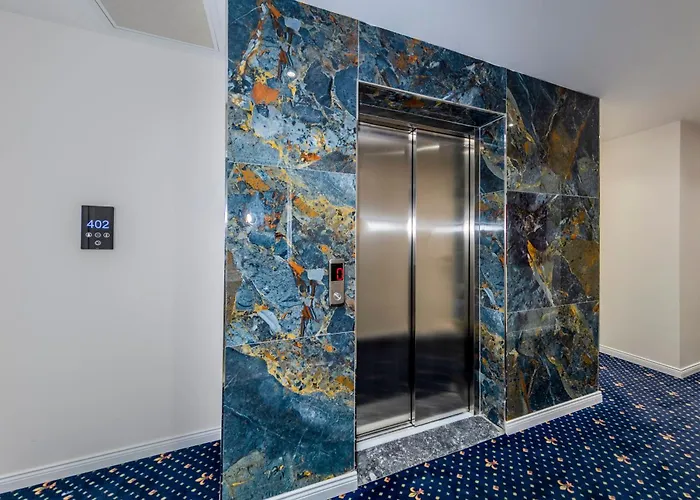 Airport Waves Hotel 4*