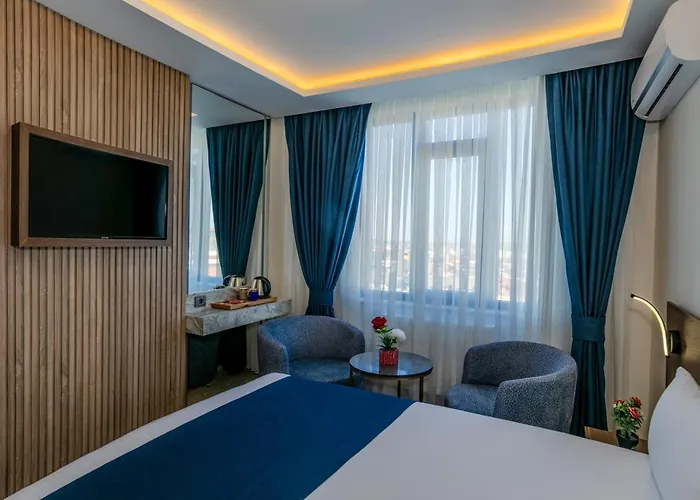 Airport Waves Hotel 4*