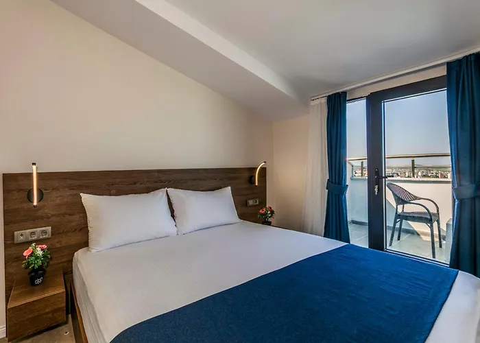 Hotel Airport Waves 4*