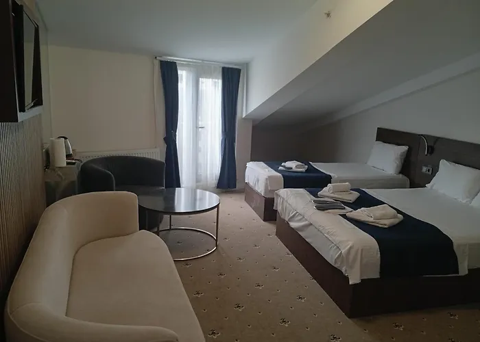 Hotel Airport Waves 4*